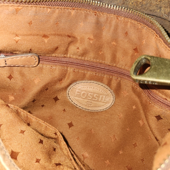 Fossil Tan Leather Crossbody Bag - Picture 14 of 16